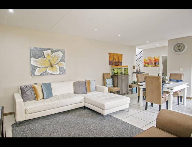 3 BEDROOM DUPLEX FOR SALE IN HONEYDEW MANOR